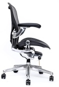 Эргономичное кресло Herman Miller Aeron